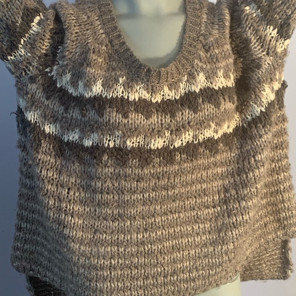 Free People Soft comfortable off the shoulder  sweater. - Picture 5 of 7